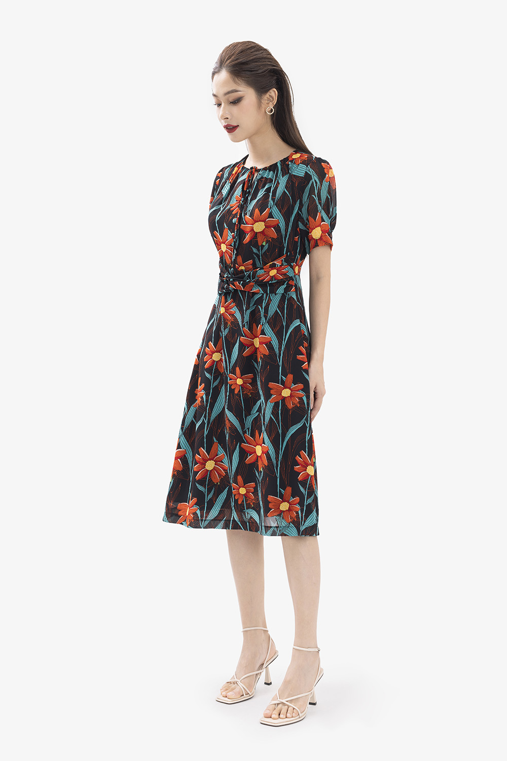 Đầm hoa dáng xòe nhấn eo cổ tròn