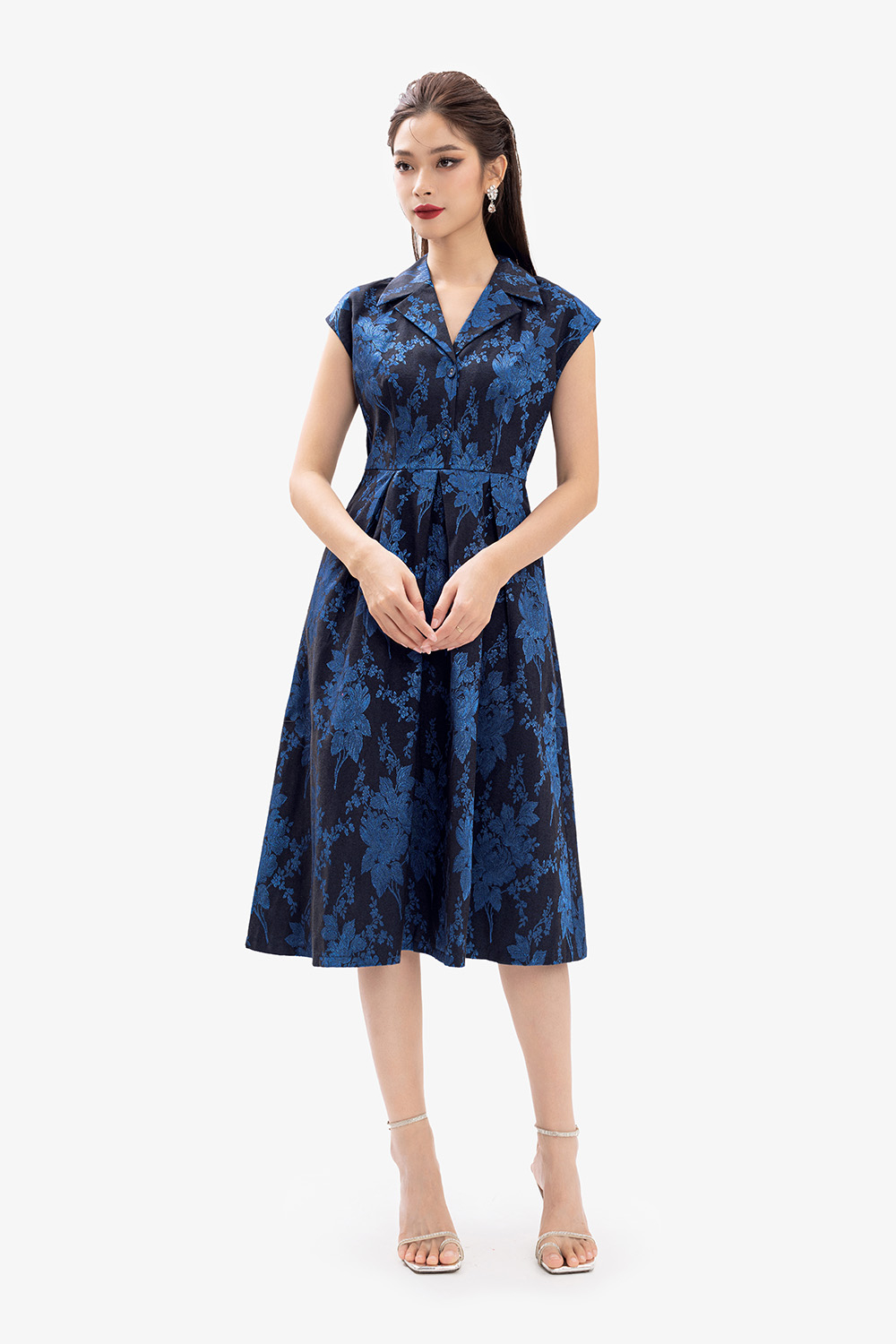 Đầm hoa dáng xòe dài cổ đan tông