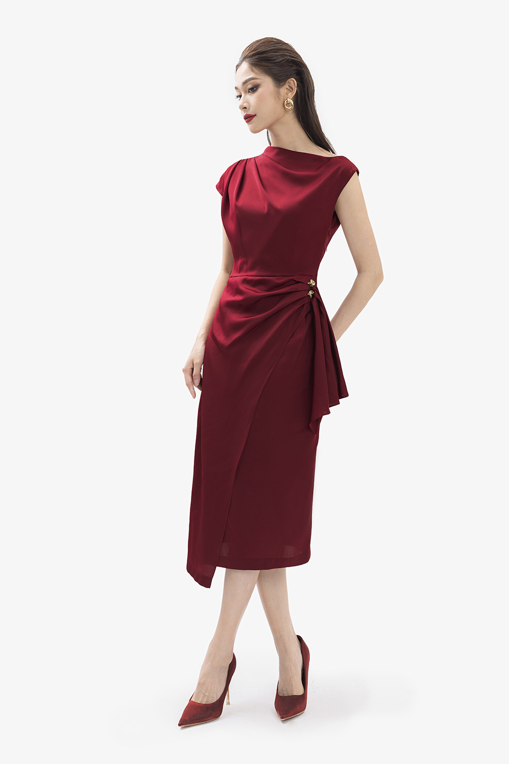 Đầm lụa đỏ dự tiệc vạt đắp chéo