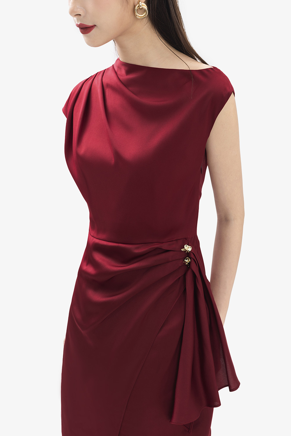 Đầm lụa đỏ dự tiệc vạt đắp chéo