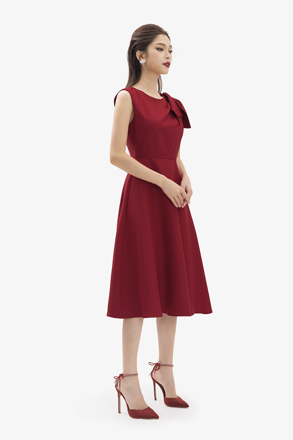 Đầm đỏ dự tiệc dáng xòe phối nơ vai