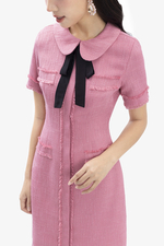Đầm tweed hồng dáng chữ a cổ phối nơ đen