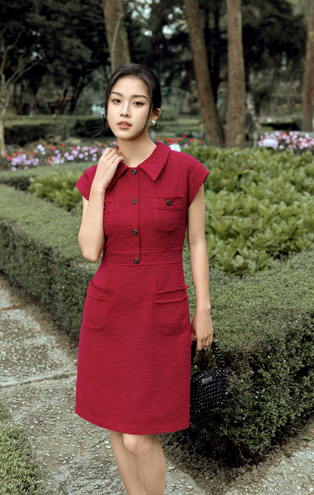 Đầm dự tiệc dáng chữ A cổ sen phối nút