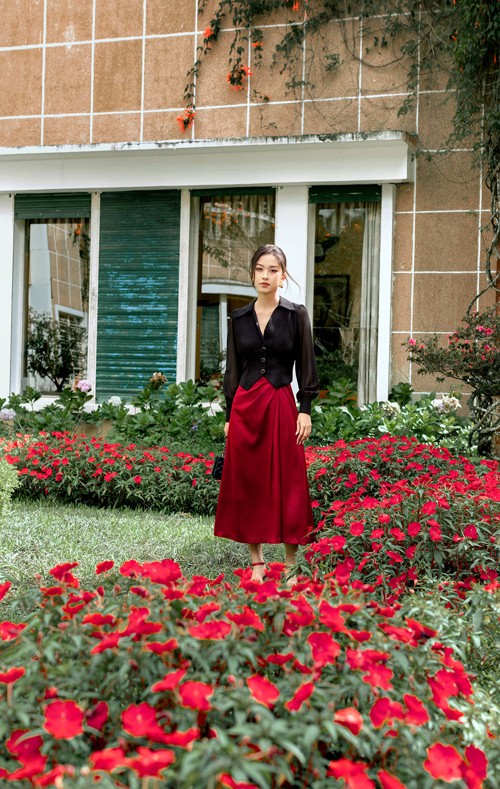 Chân váy lụa satin màu đỏ nhún eo CV06-39