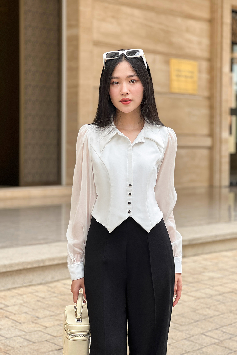 Áo kiểu nữ màu trắng tay dài cổ sơ mi