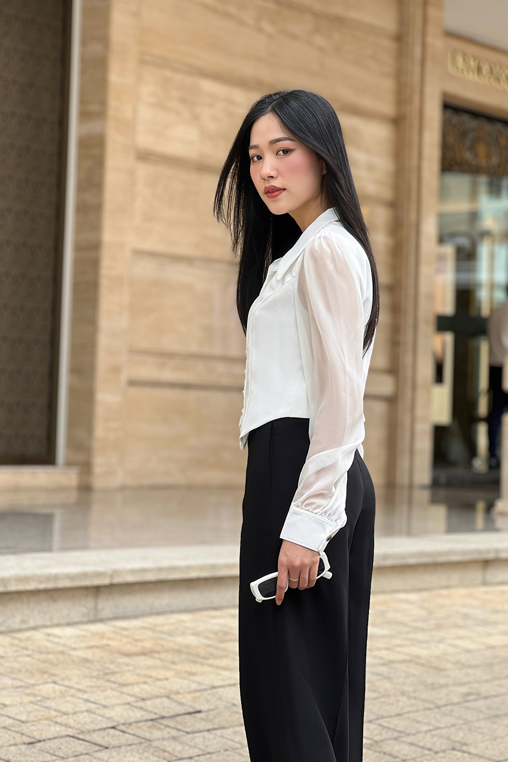 Áo kiểu nữ màu trắng tay dài cổ sơ mi