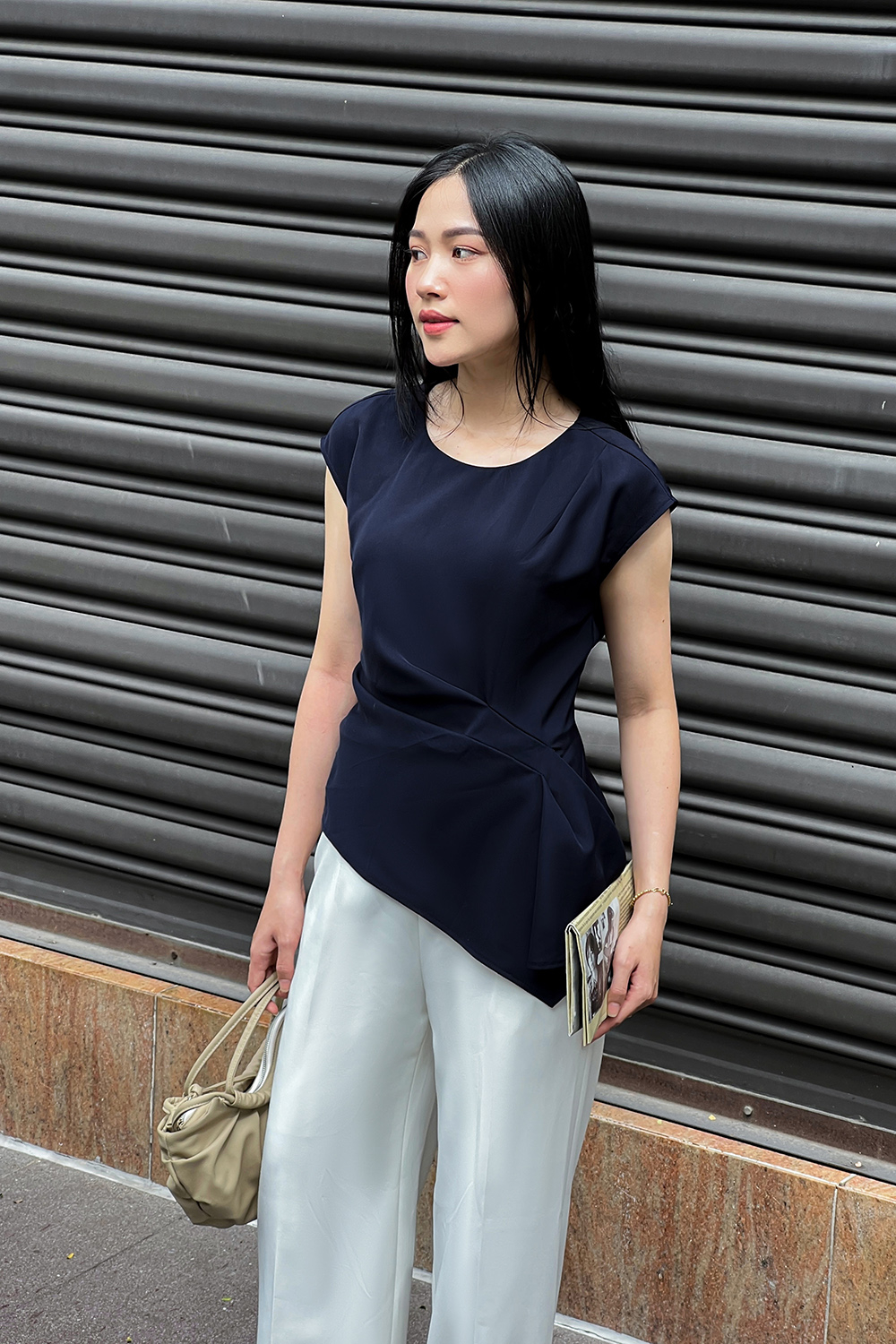 Áo kiểu nữ màu xanh đen eo cách điệu