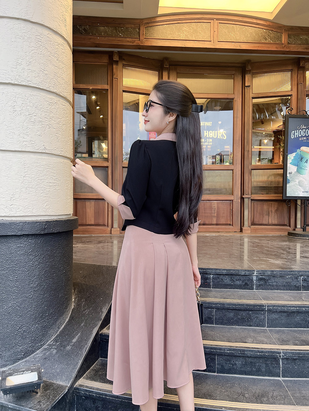 Chân váy dáng xòe công sở màu hồng