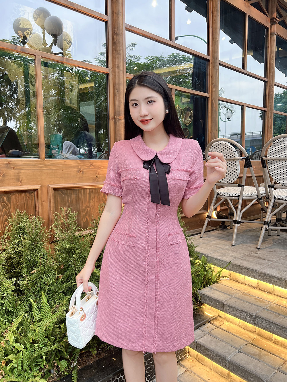 Đầm tweed hồng dáng chữ a cổ phối nơ đen