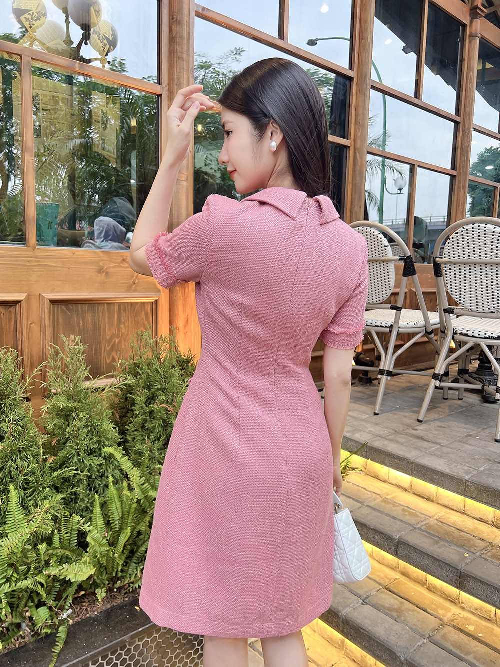 Đầm tweed hồng dáng chữ a cổ phối nơ đen