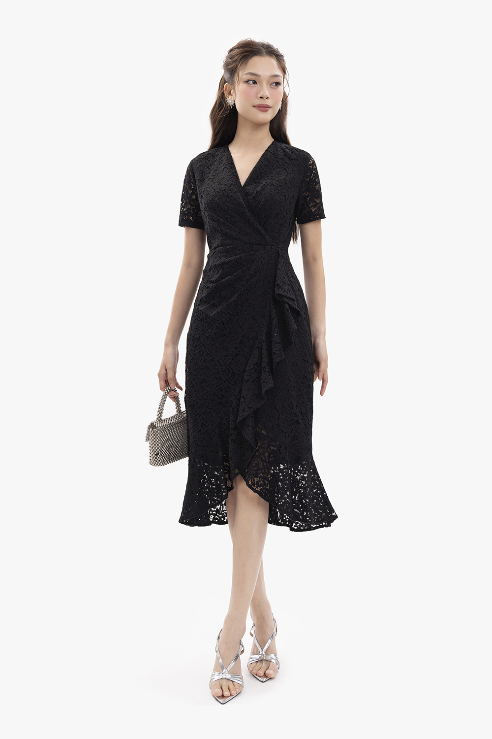 Đầm ren đen dự tiệc dáng ôm đuôi cá