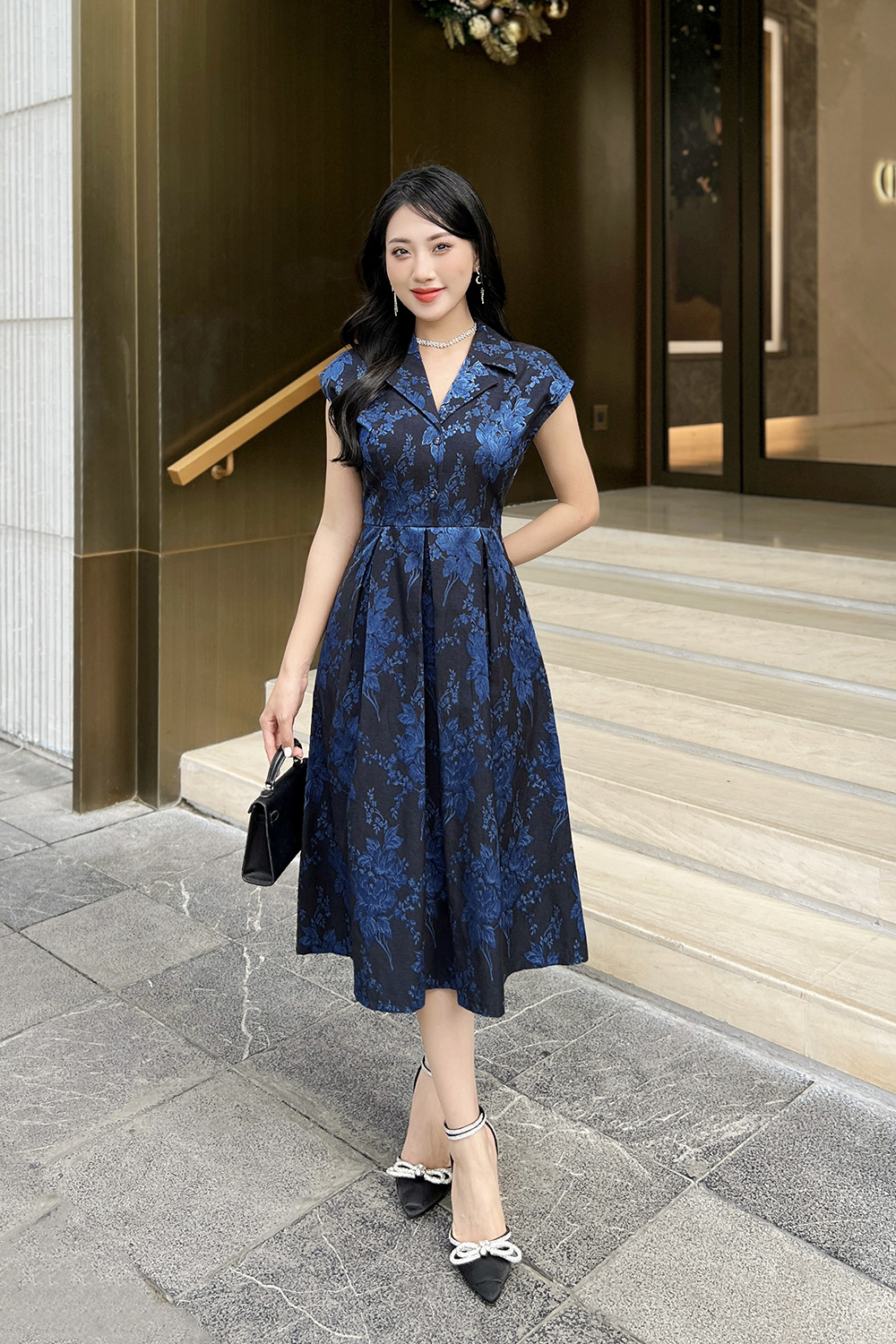 Đầm hoa dáng xòe dài cổ đan tông