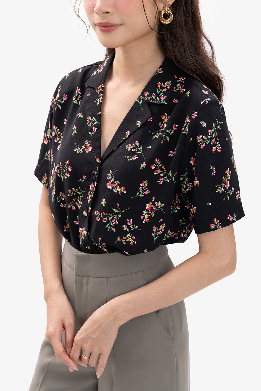 Áo sơ mi công sở nữ họa tiết hoa tay ngắn