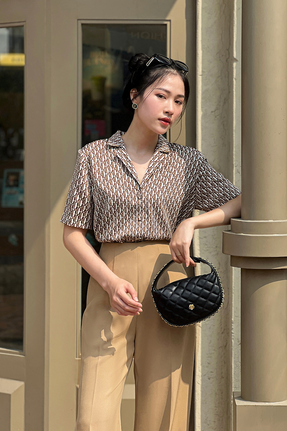 Áo sơ mi nữ họa tiết cổ đan tông