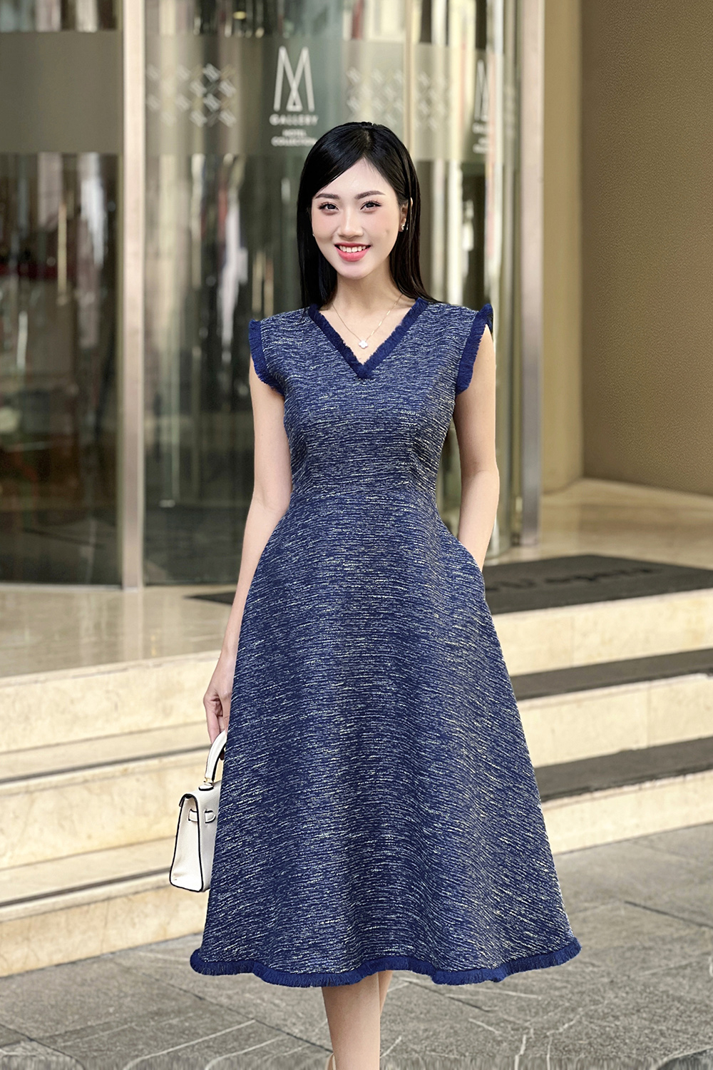 Đầm tweed dự tiệc dáng xòe sát nách phối viền