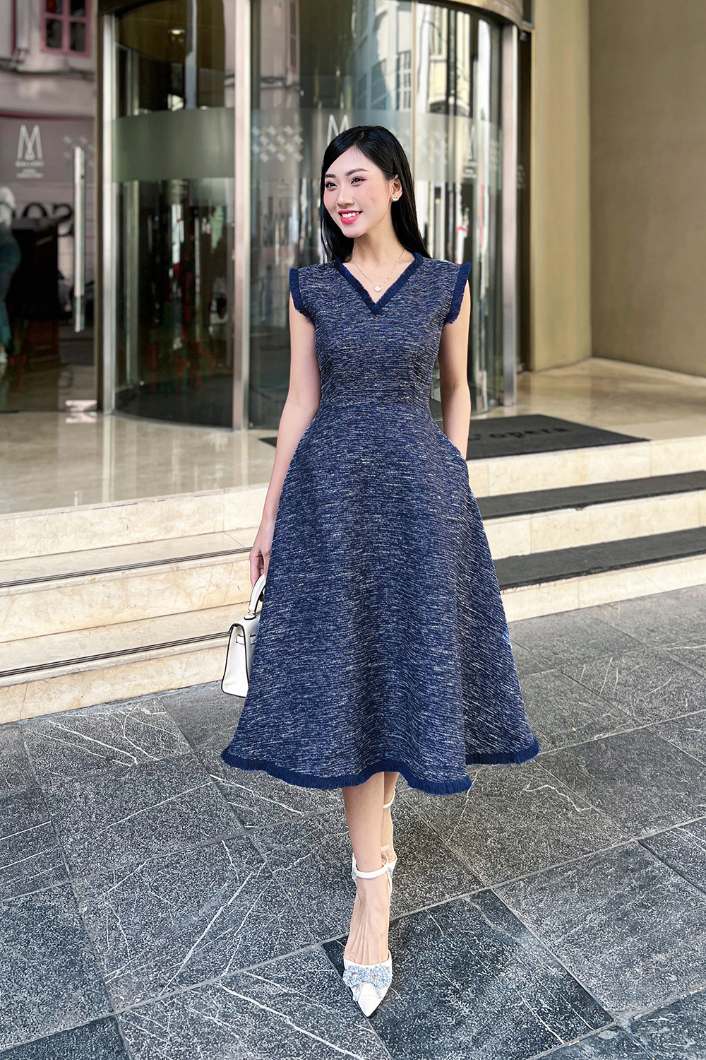 Đầm tweed dự tiệc dáng xòe sát nách phối viền