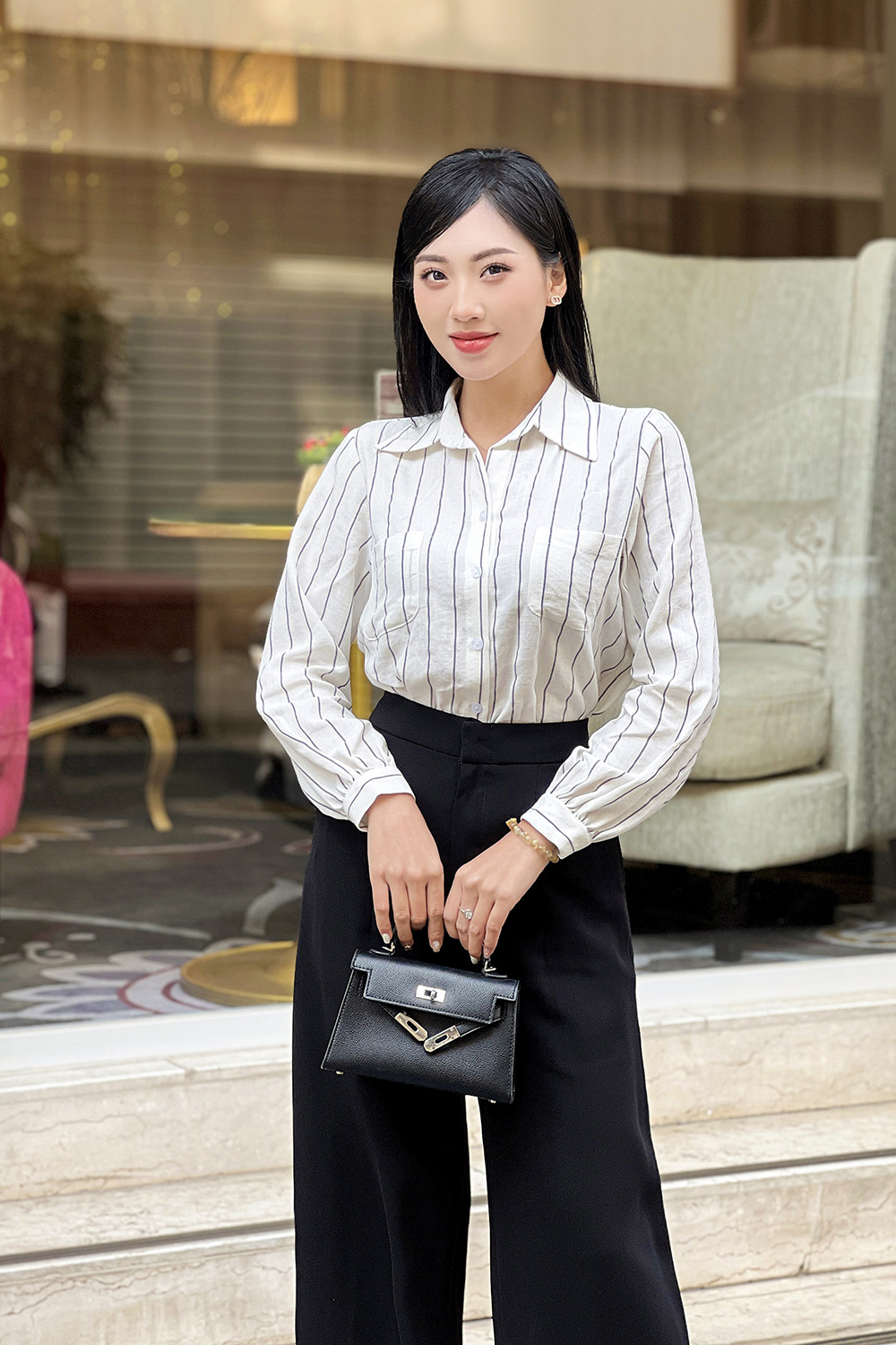 Áo sơ mi trắng nữ kẻ sọc tay dài