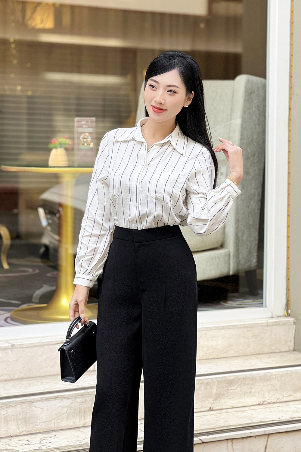 Áo sơ mi trắng nữ kẻ sọc tay dài