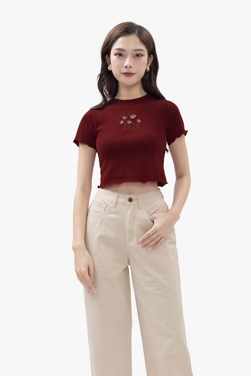 Áo thun nữ màu đỏ họa tiết hoa thêu