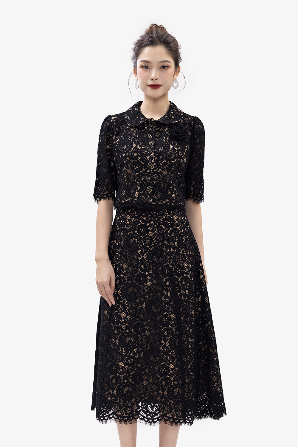 Áo ren đen tay lửng dáng ngắn