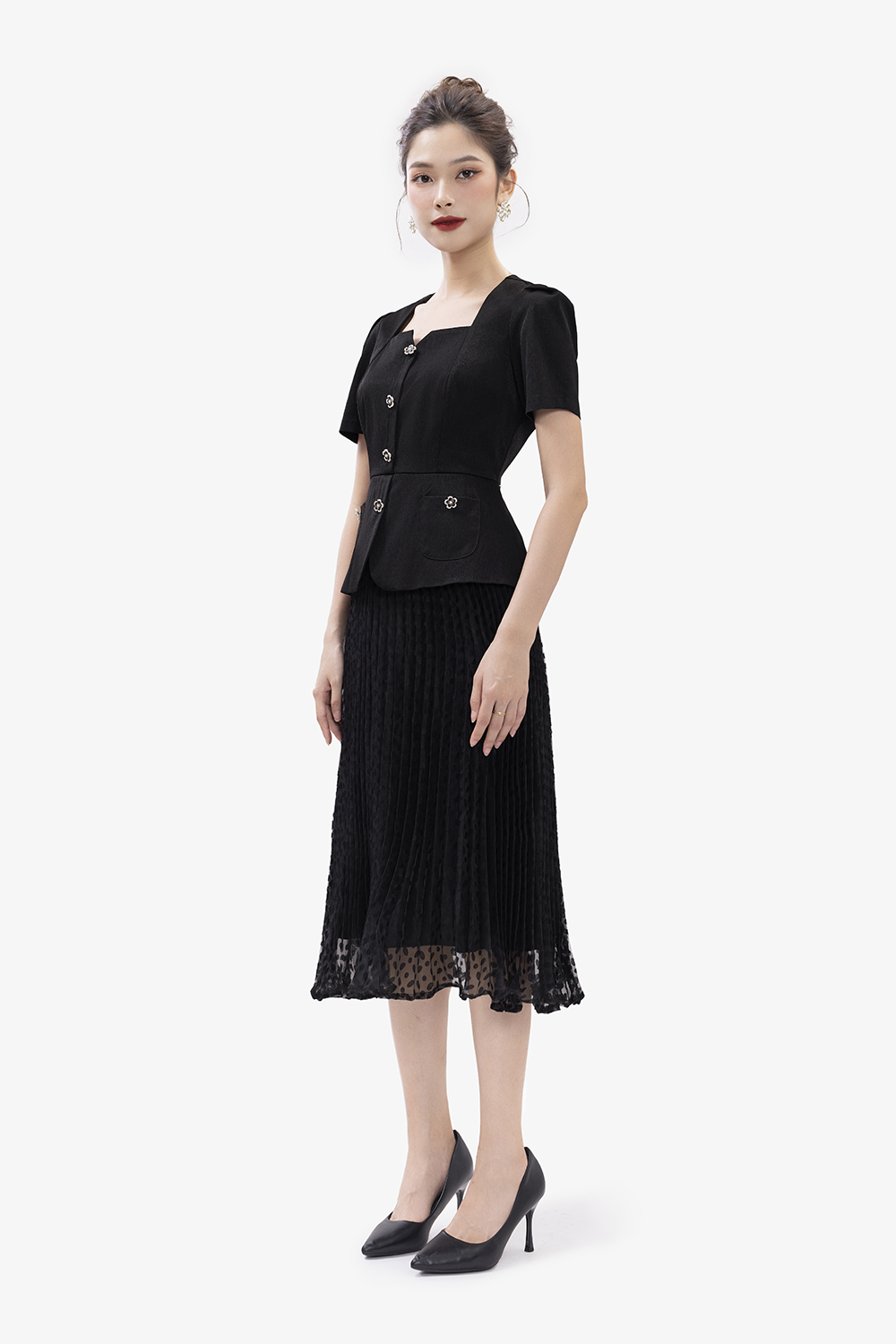 Đầm đen dự tiệc peplum phối tùng váy xếp ly