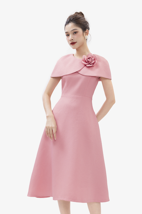 Váy dạ hội màu hồng pastel sang trọng và quyến rũ