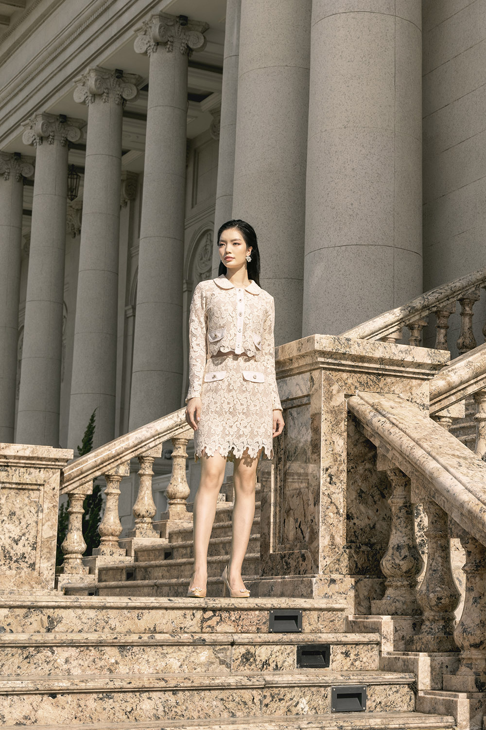 Áo kiểu ren nữ cổ sen tay dài