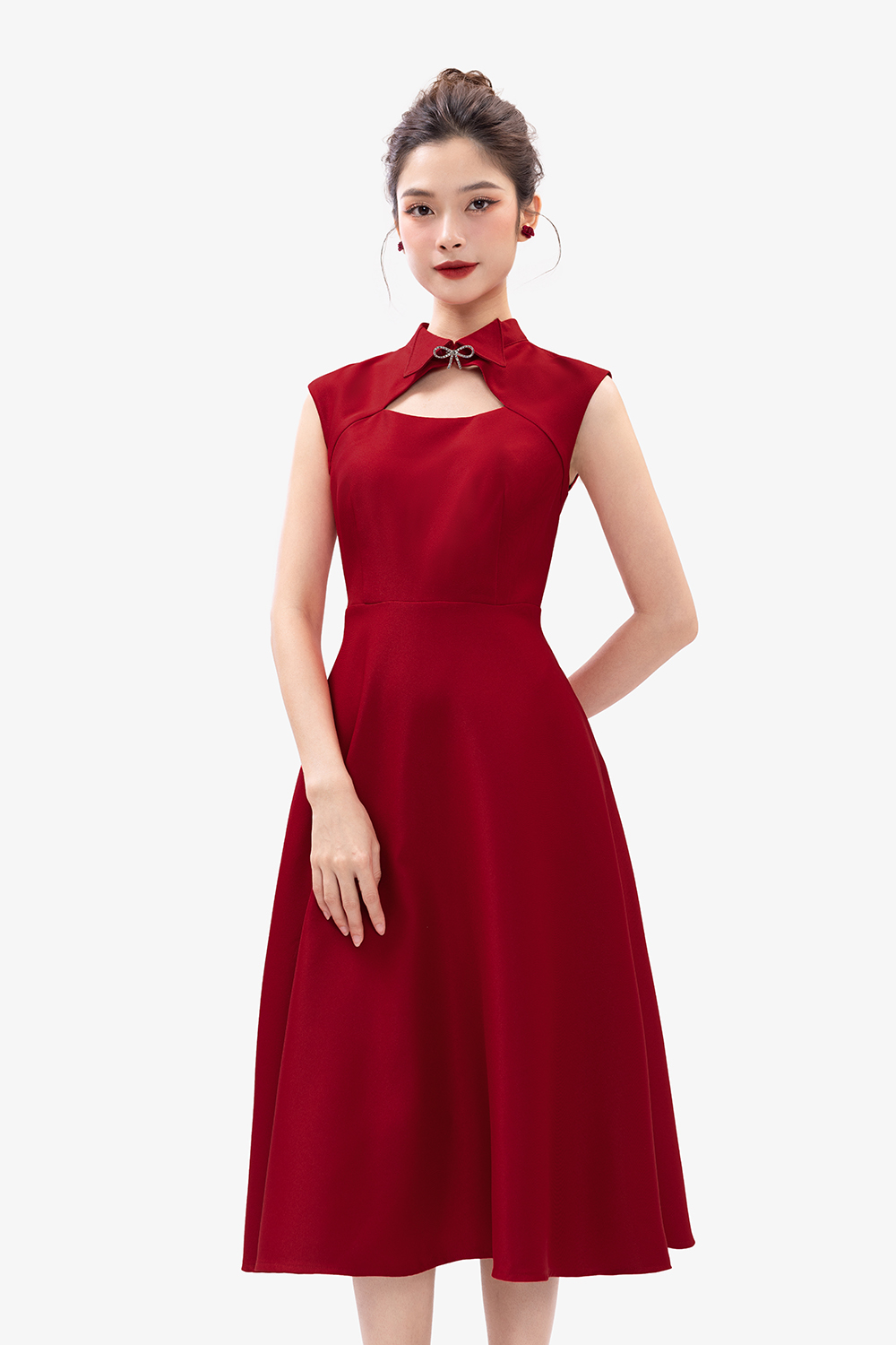 Đầm đỏ dự tiệc dáng xòe cổ cutout