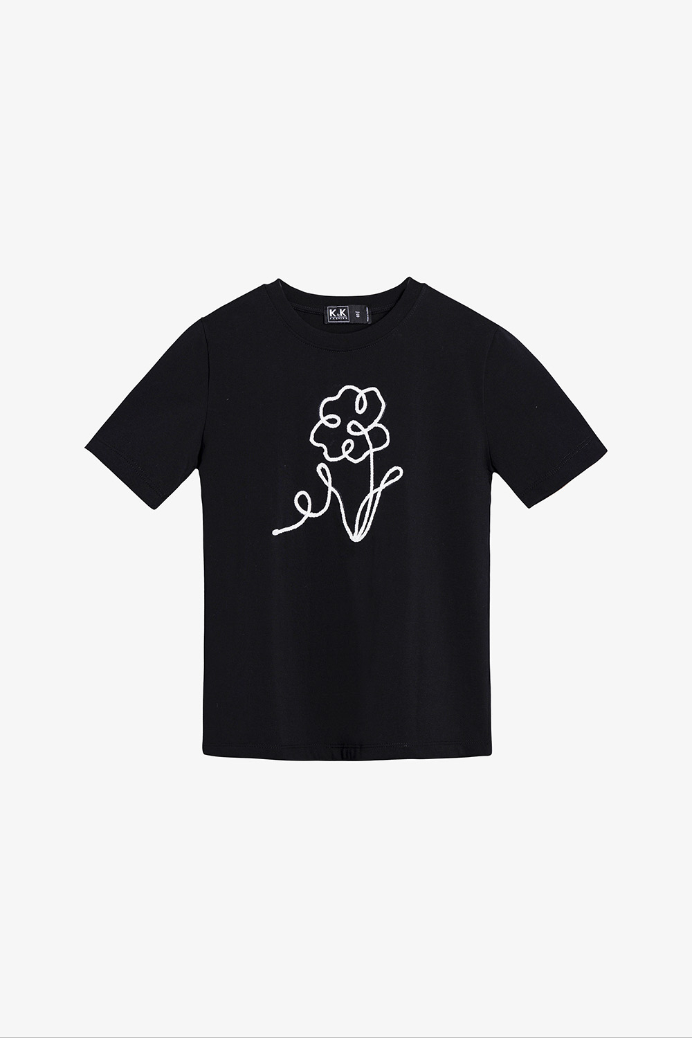 Áo thun nữ màu đen in hoa trắng