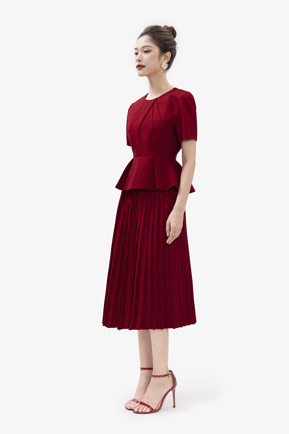 Áo kiểu nữ màu đỏ dáng peplum