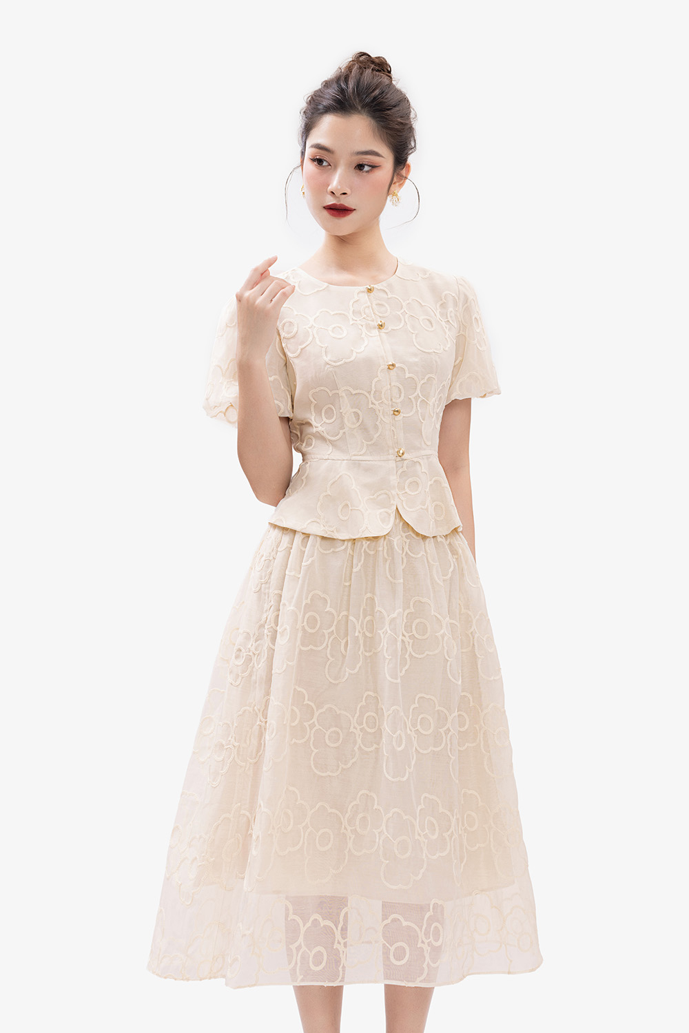 Áo kiểu peplum phối nút tay phồng