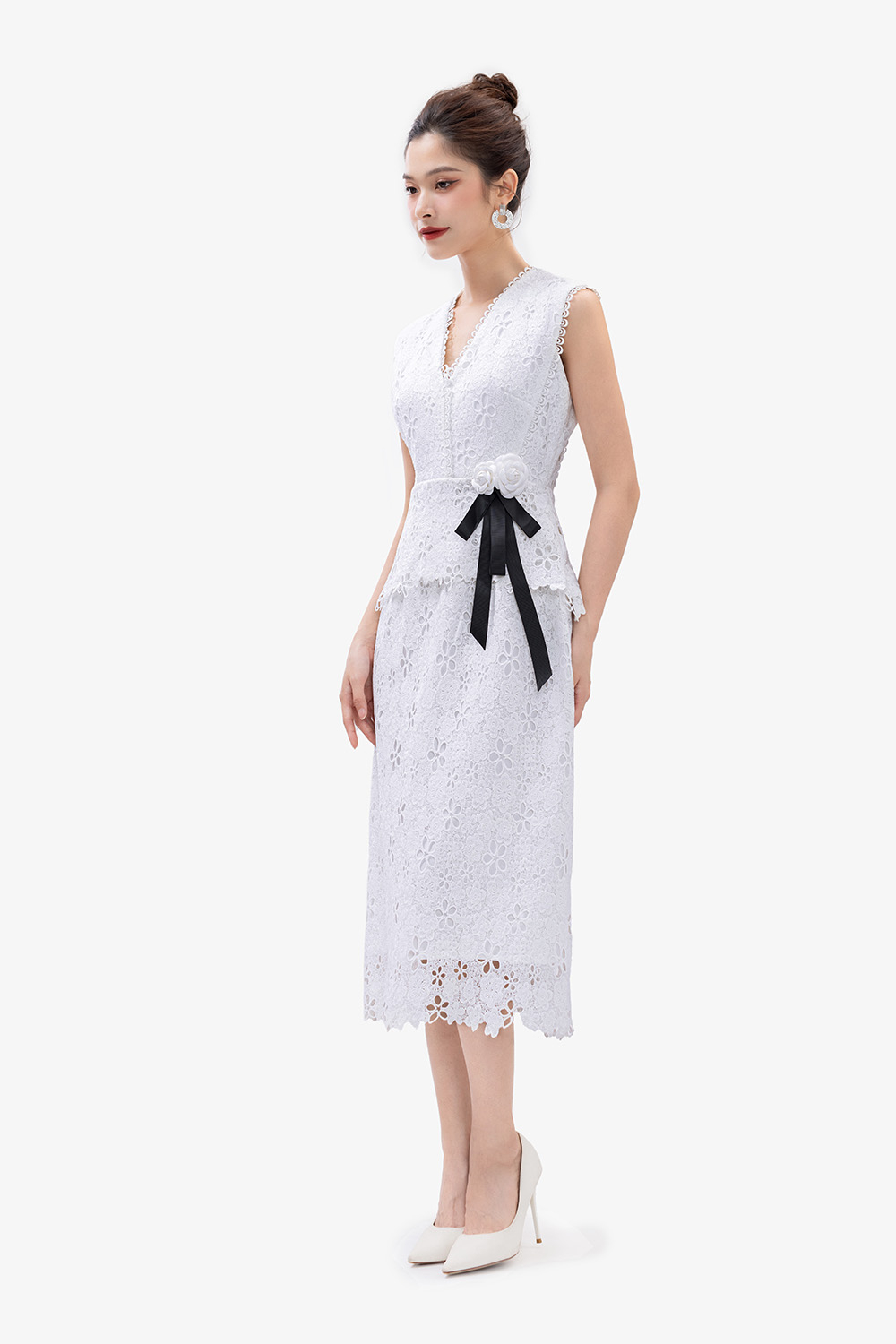 Những mẫu váy màu trắng đẹp “không lối thoát” phù hợp trong mọi hoàn cảnh