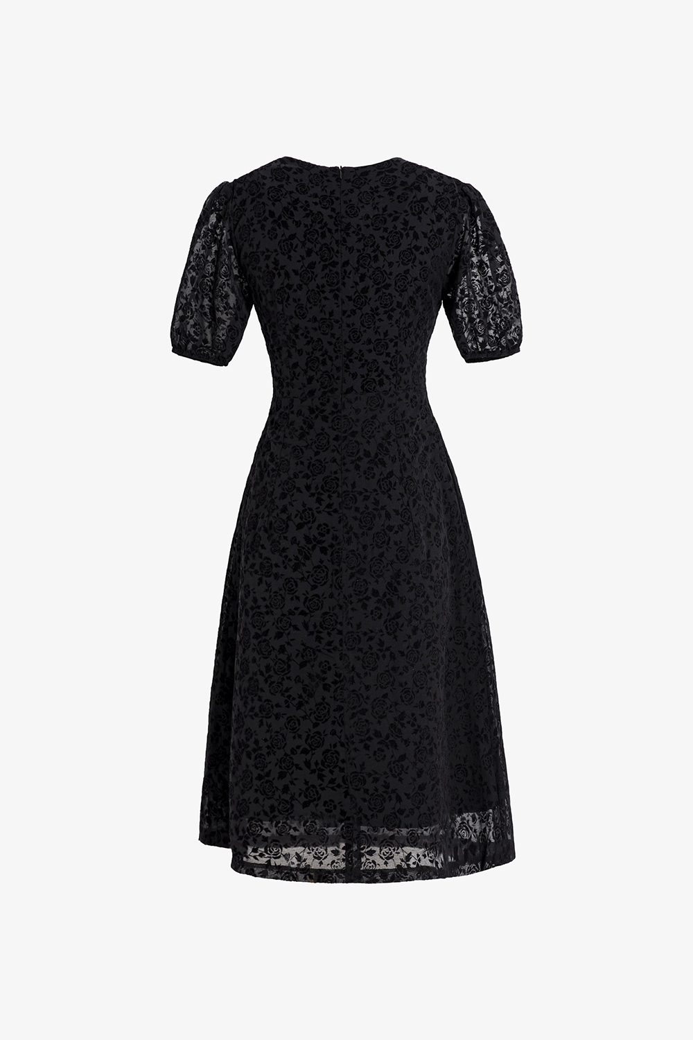 Đầm đen dáng chữ A phối đăng ten