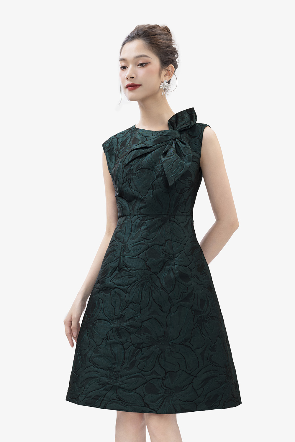 Đầm hoa tafta xanh dự tiệc dáng chữ a sát nách