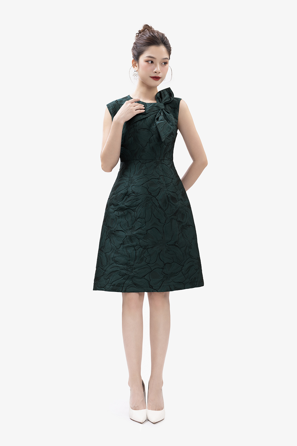 Đầm hoa tafta xanh dự tiệc dáng chữ a sát nách
