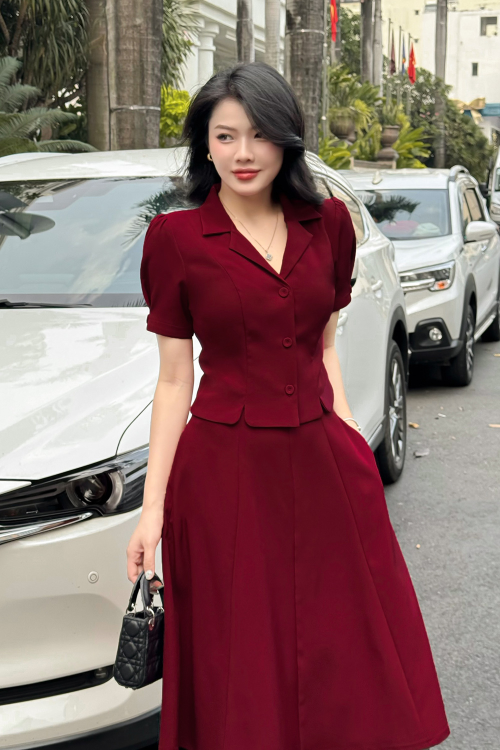 Áo kiểu nữ màu đỏ cổ đan tông