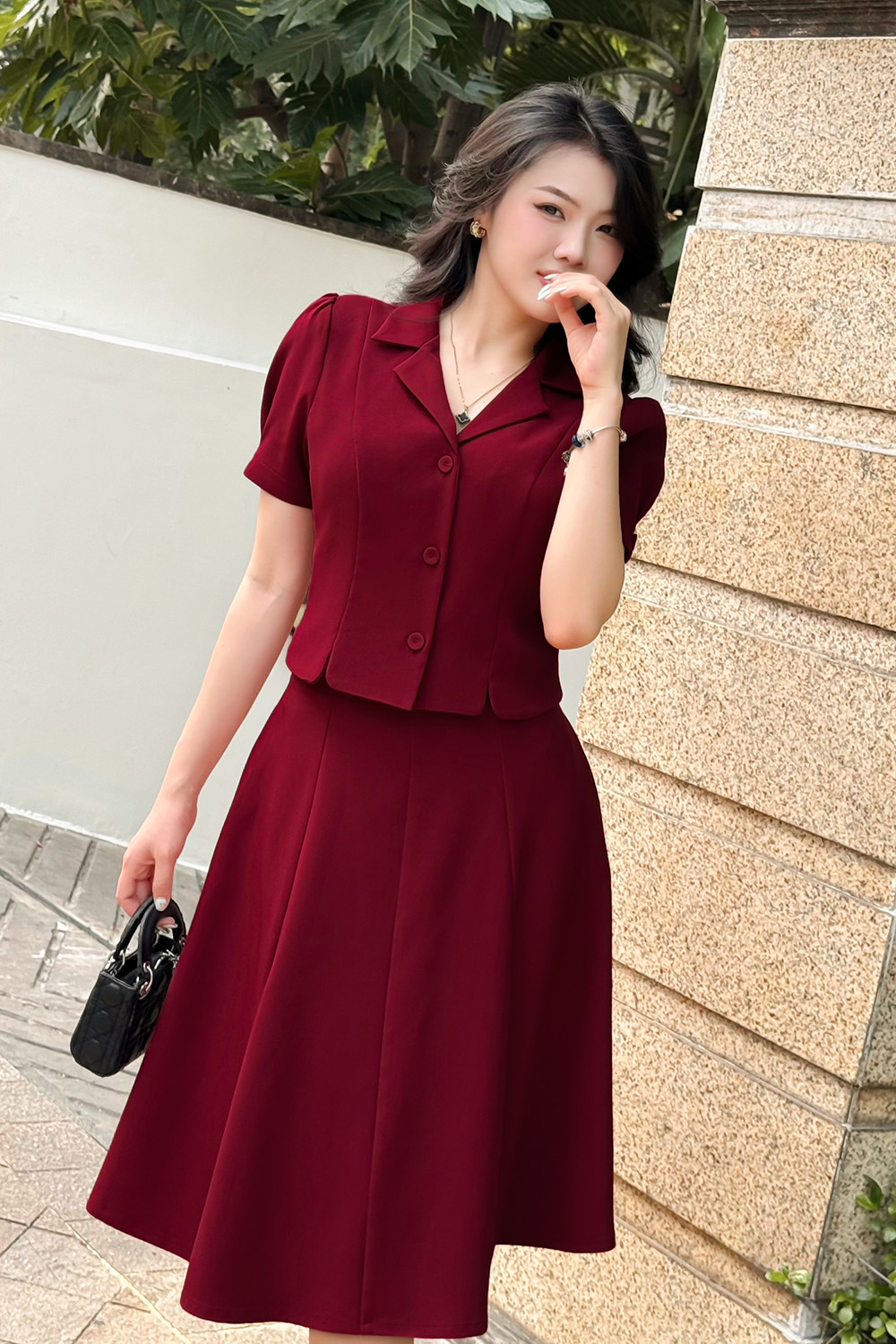 Áo Dài Đỏ Cách Tân Viền Bèo Kèm Chân Váy Trắng Mặc Tết 2022 - Mono Boutique  - Đầm, váy nữ | ThờiTrangNữ.vn