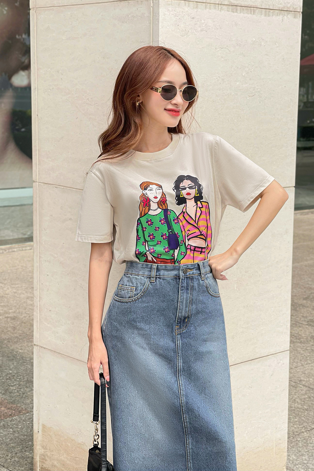 Áo thun nữ tay ngắn màu kem in hình