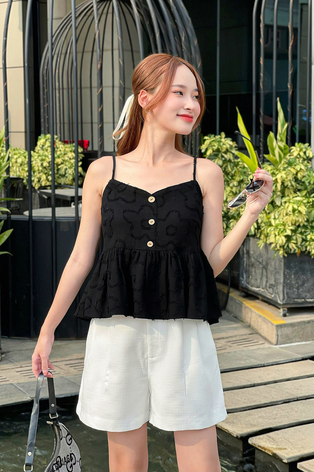 Áo kiểu nữ 2 dây màu đen dáng peplum xòe
