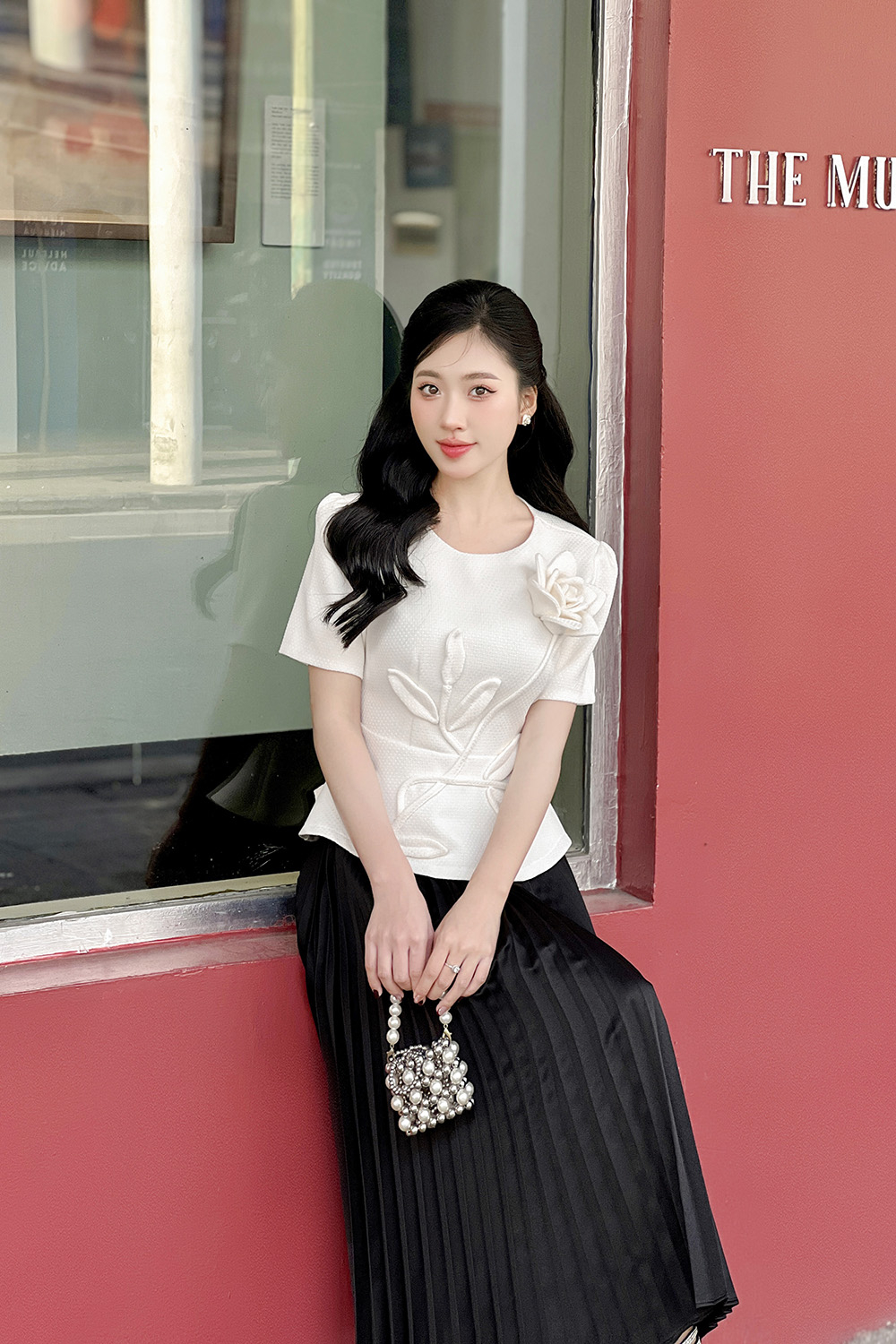 Áo peplum màu trắng phối hoa