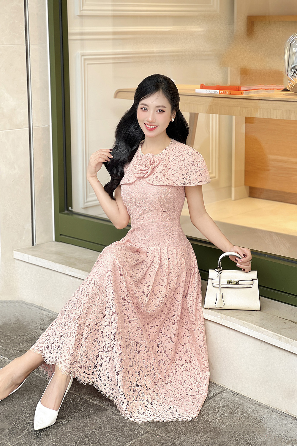 Đầm ren đi tiệc dáng dài xòe xếp ly đính hoa