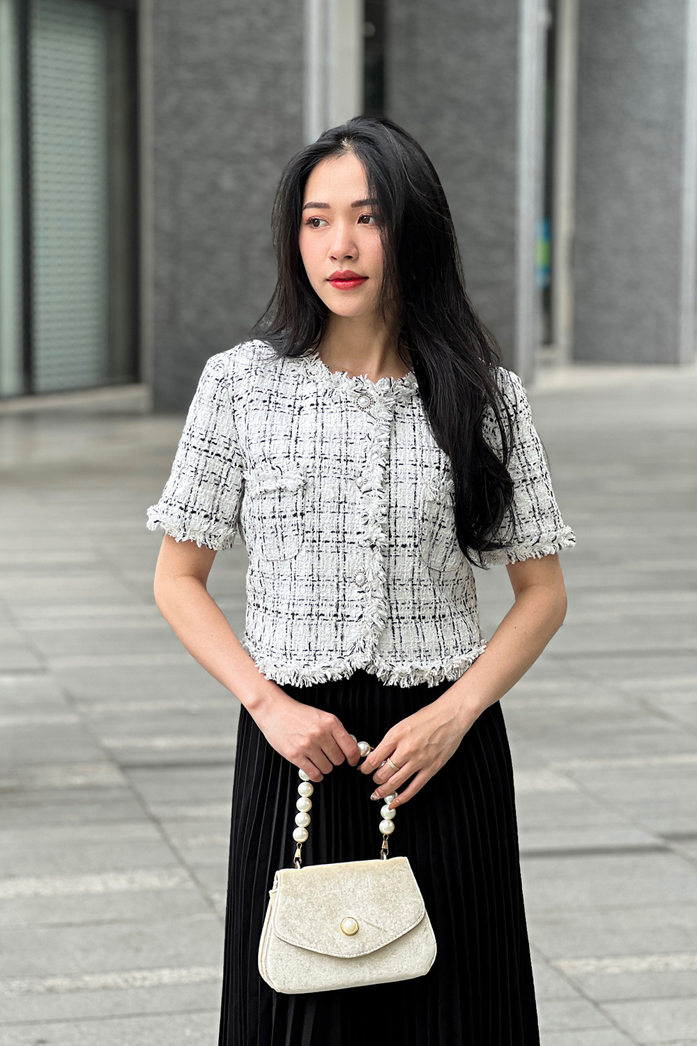 Áo tweed dáng ngắn phối viền