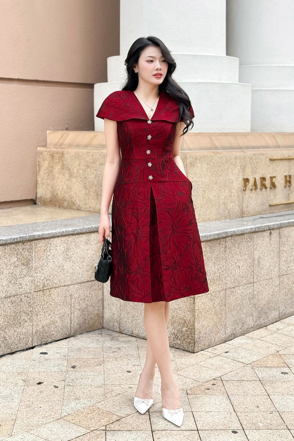 Trương Gia Nghê diện đồ cá tính, Trịnh Sảng bị chê khi mặc váy hồng - Thời  trang sao