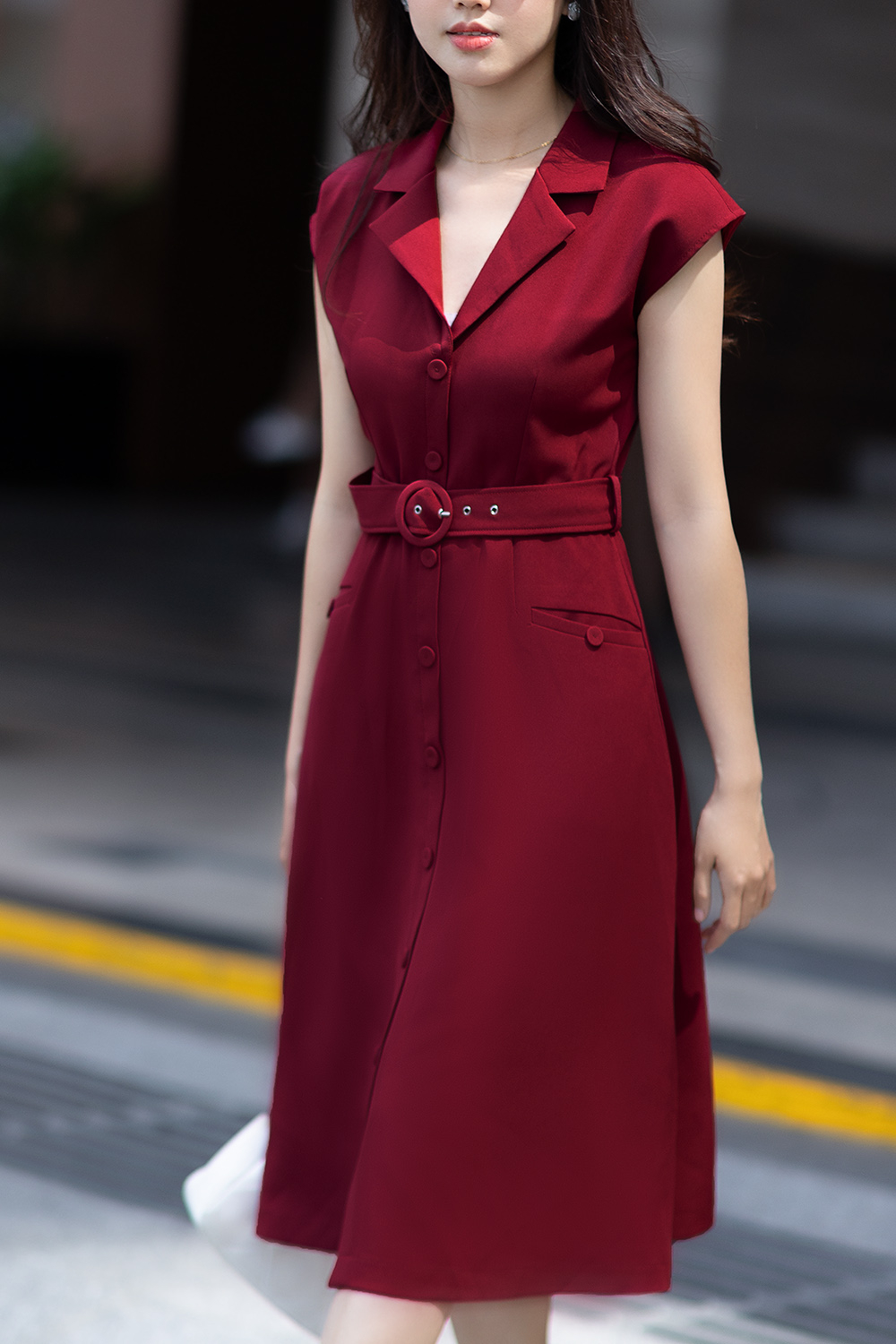 Đầm công sở màu đỏ dáng xòe phối belt