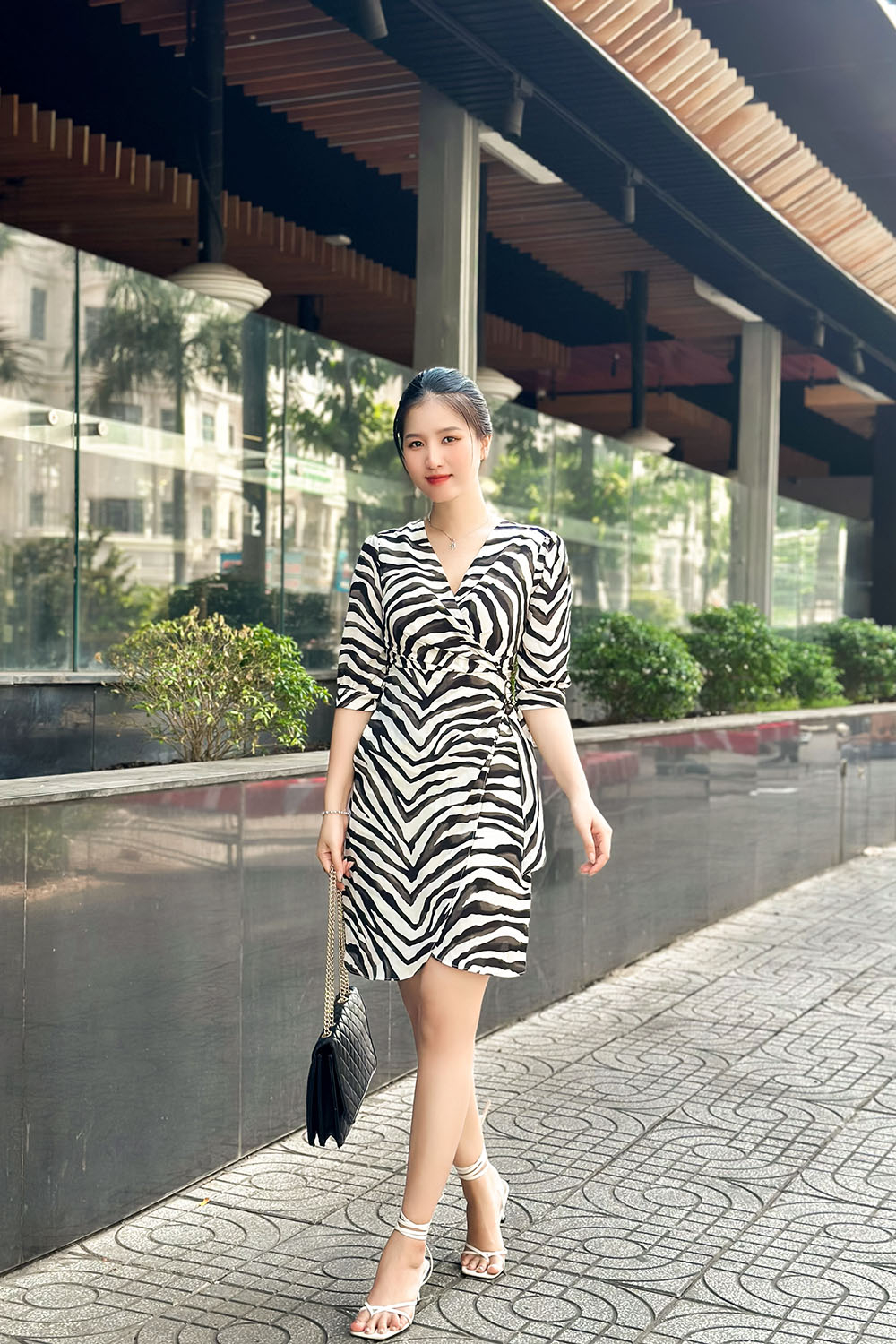 Đầm quấn wrap dress họa tiết vằn tay lỡ