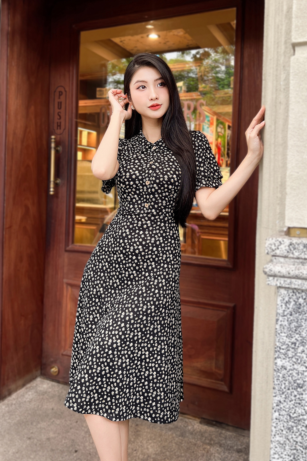 Đầm hoa nhí dáng xoè tay loe