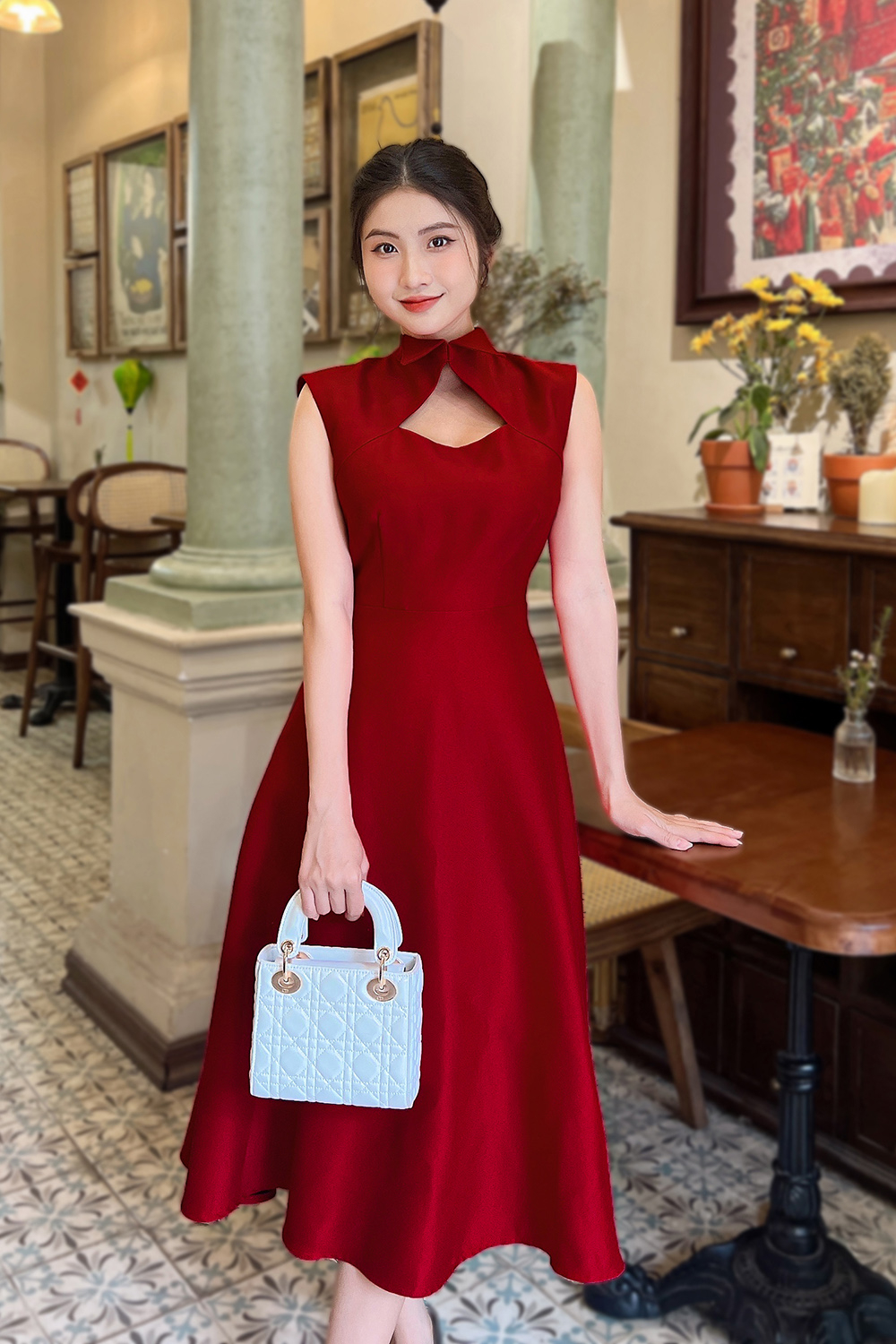 Đầm đỏ dự tiệc dáng xòe cổ cutout