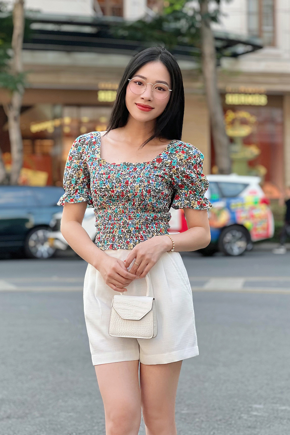 Áo croptop dáng ôm họa tiết hoa