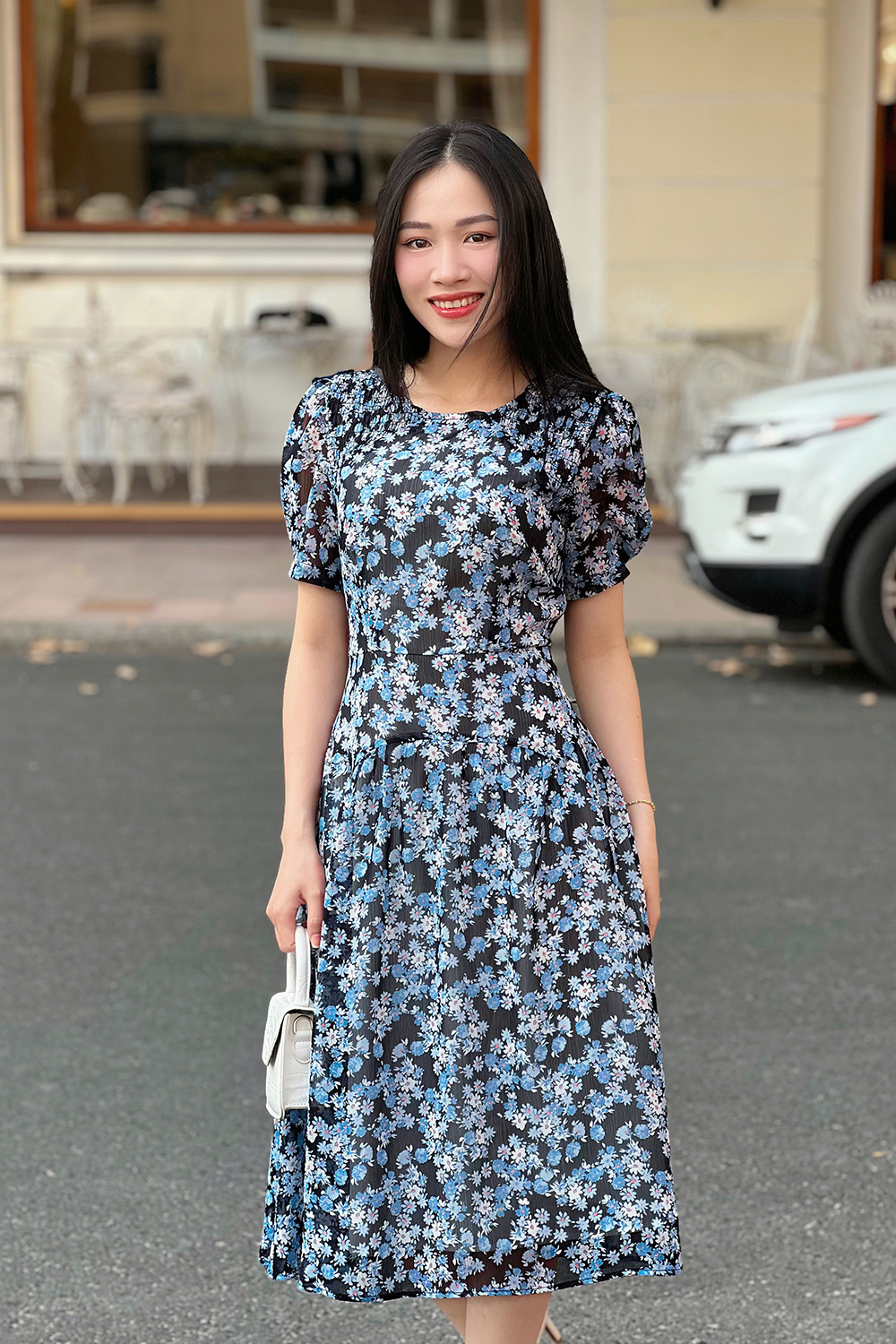 Đầm dáng xòe họa tiết hoa tay phồng