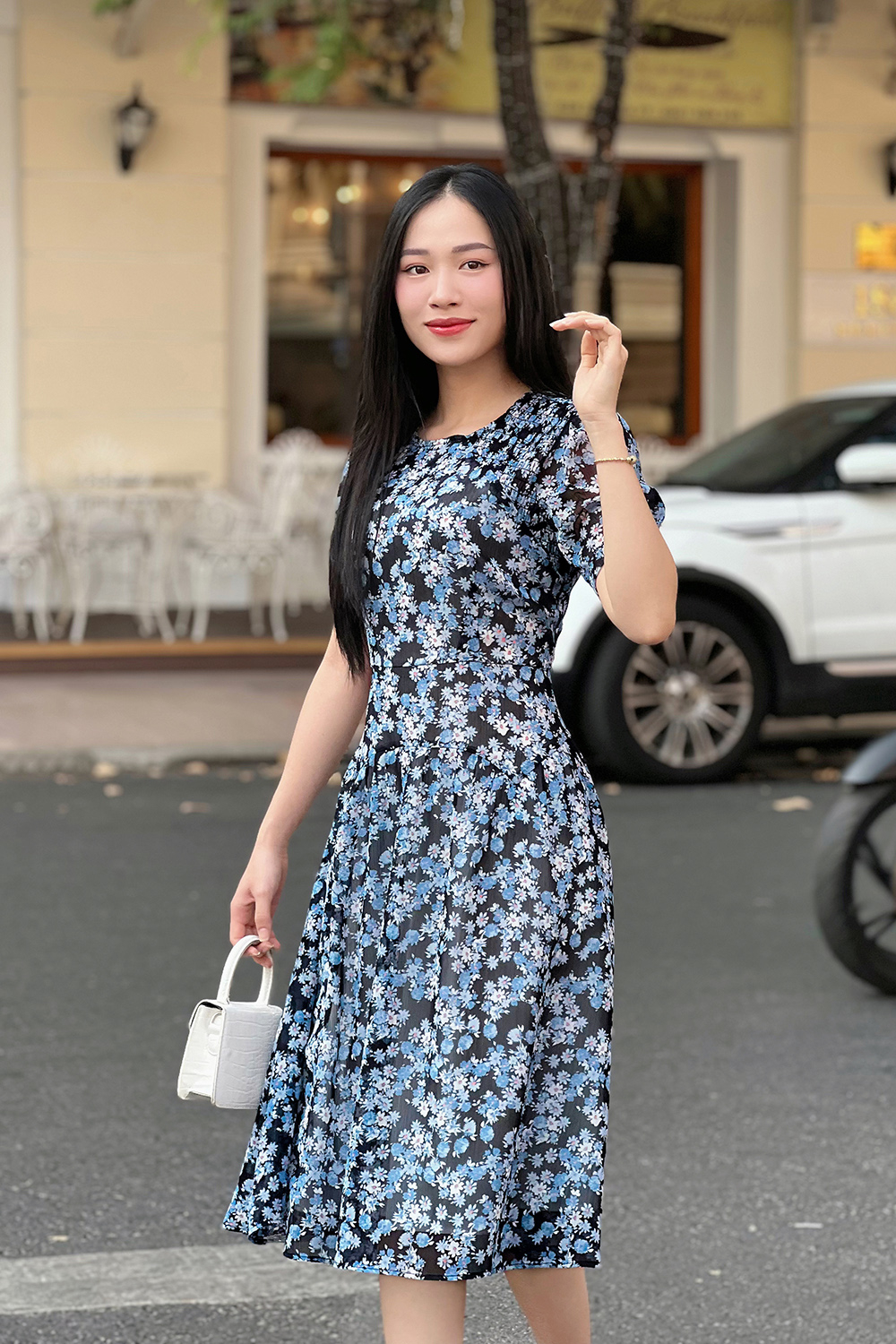 Đầm dáng xòe họa tiết hoa tay phồng